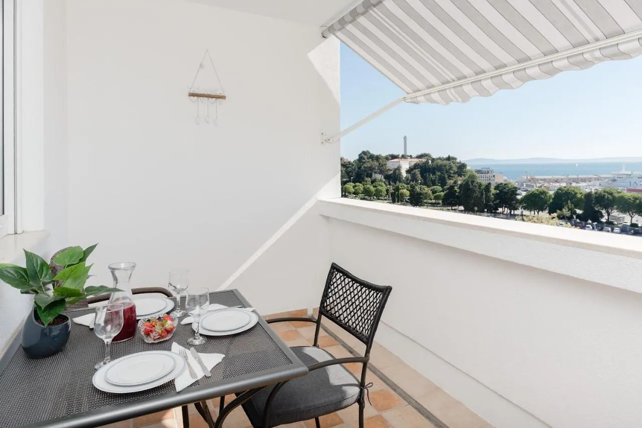 Homey Apartment With A View Split Croatia