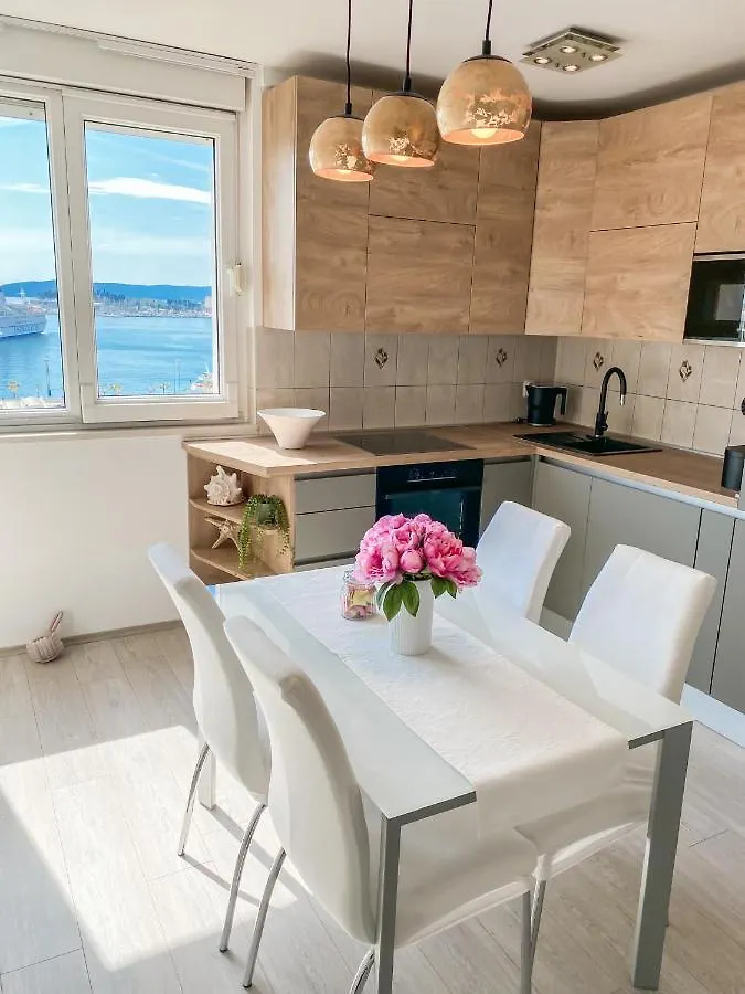 Homey Apartment With A View Split