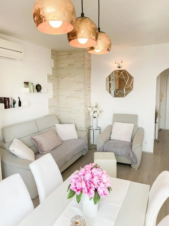 Homey Apartment With A View Split